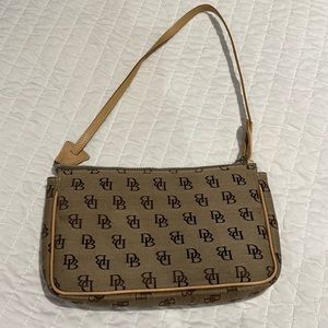 VINTAGE DOONEY & BOURKE BAG - ZIPPER ACROSS SHOULDER BAG